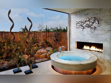 Bathtub and Jacuzzi